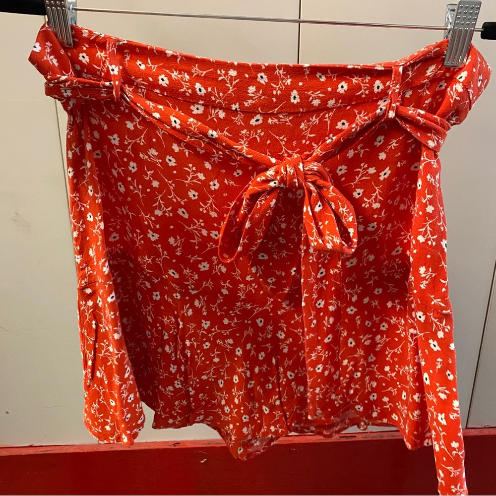 Zara Red Floral Tie-Waist Mini Skort | Size XL
